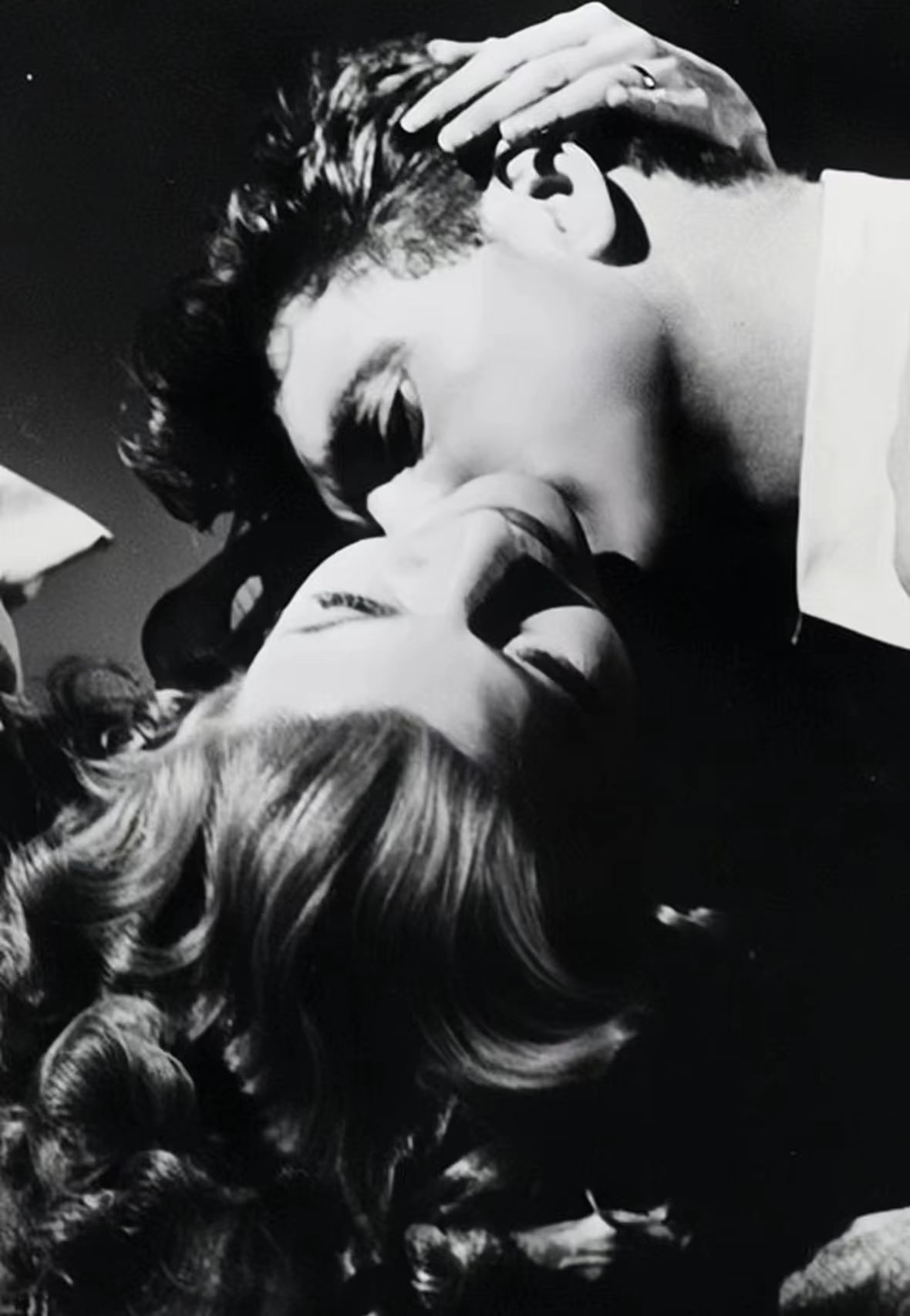 情侣之间请多多抱抱