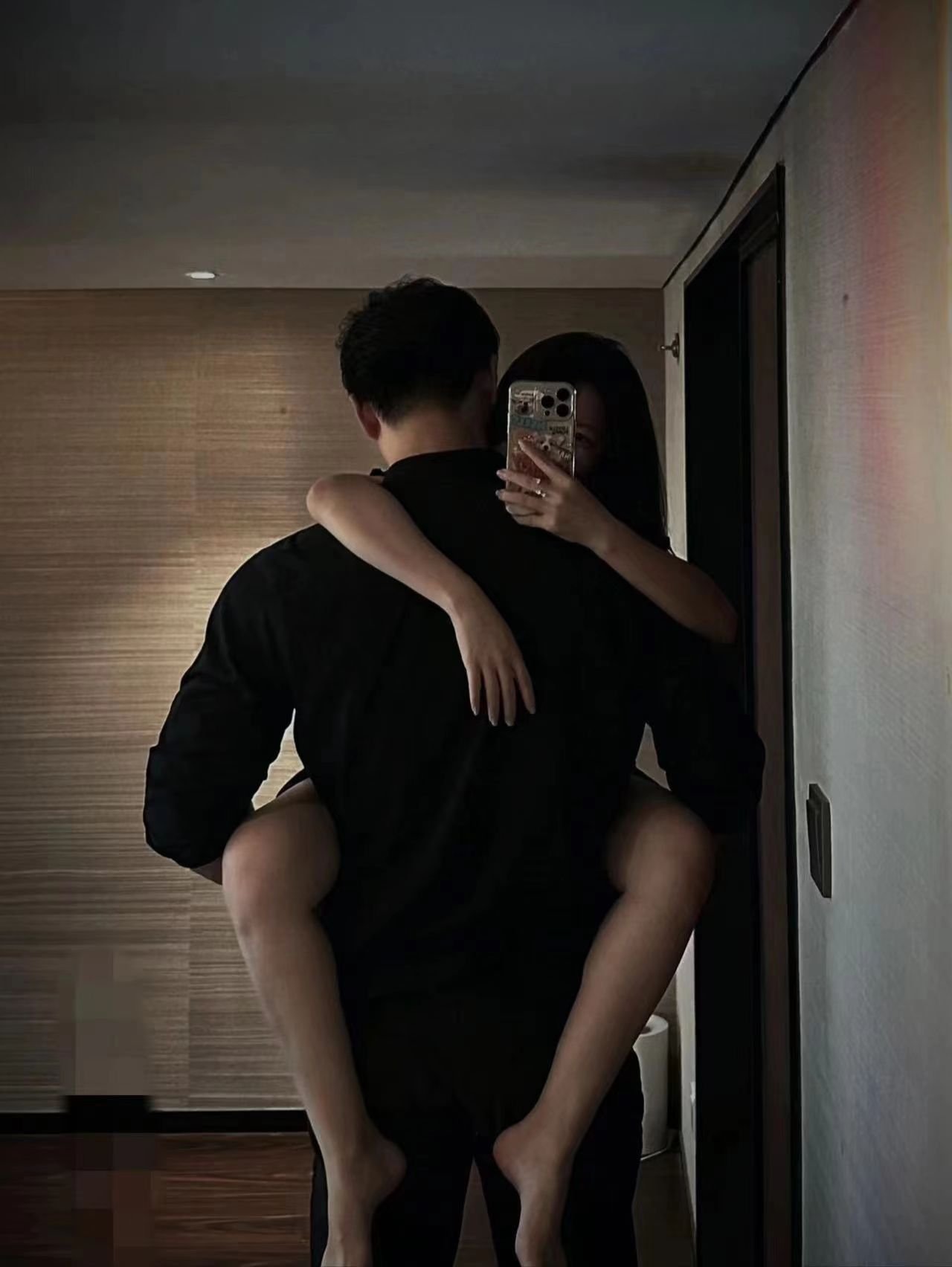 夫妻之间玩得越变态，关系反而会越恩爱